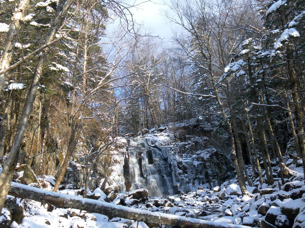 Водопад Горбатый